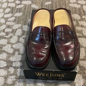 G.H. Bass & Co. Weejuns Women's Dark Red Loafers